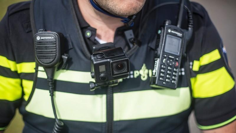 Politie zoekt twee mannen in Hooghalen