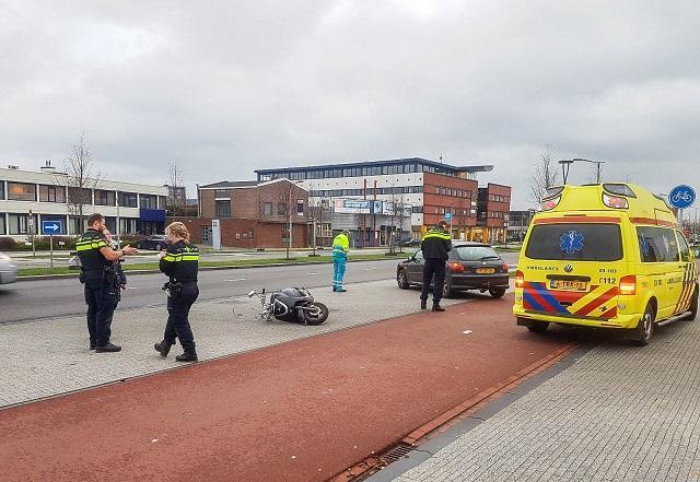 Bestuurster van scooter aangereden op Nijlandstraat