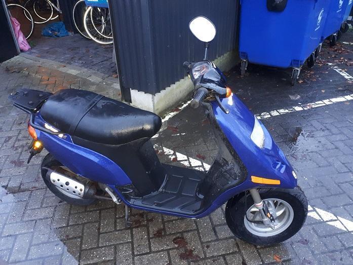 Politie vindt scooter met valse kentekenplaat in Pittelo
