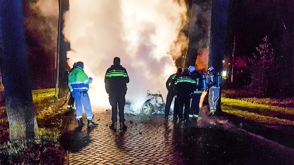 Gestolen auto volledig uitgebrand in Assen (Video)