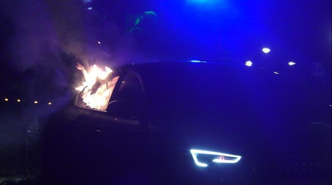 Auto brandt uit in Kloosterveen