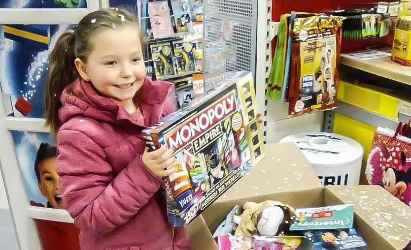 Vera Meloni wint kerstpakket van Intertoys Vanderveen