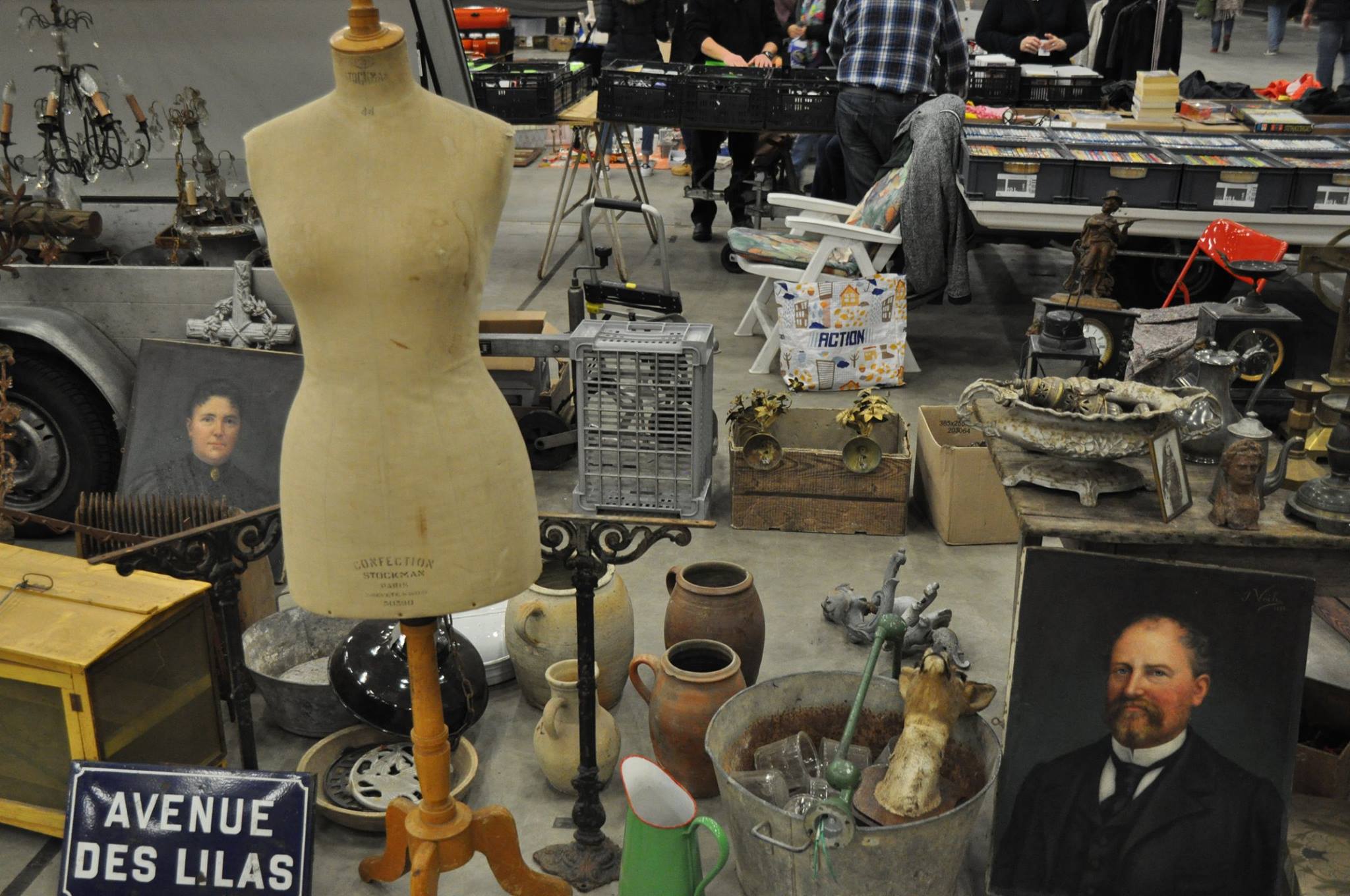 Drentse vlooienmarkt & braderie in de TT Hall van Assen