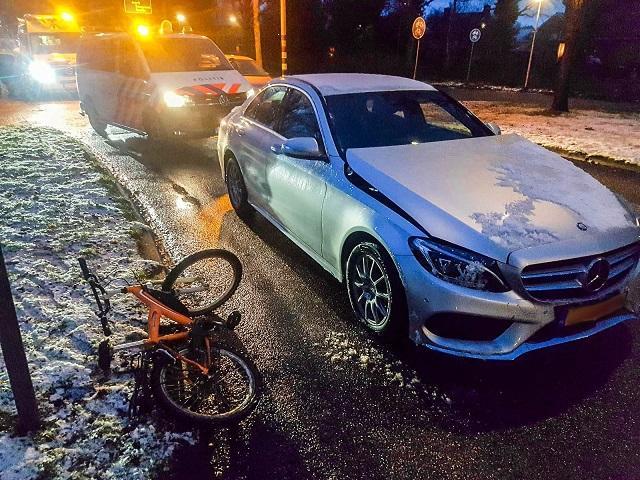 Kindje op fiets aangereden door auto in Pittelo