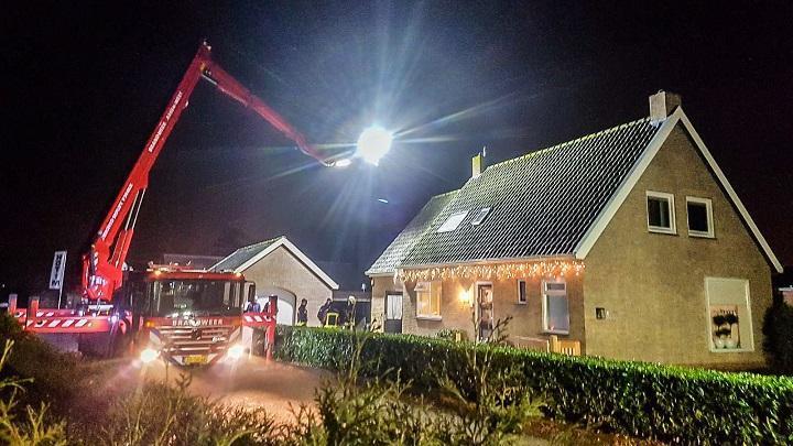 Brand in schoorsteen van woning in Ter Aard