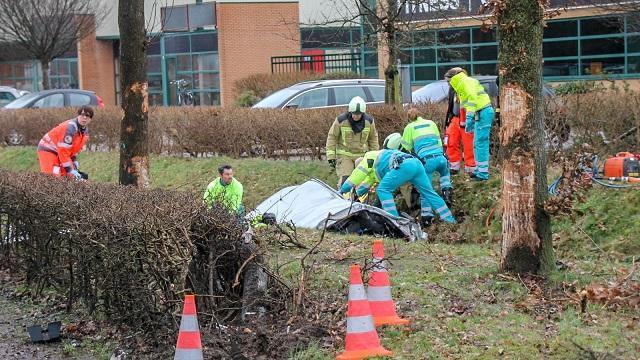 Automobiliste overleden na ongeval in Marsdijk