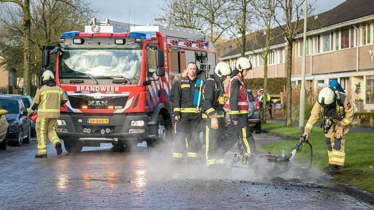 Brommer brandt uit in Noorderpark (Video)