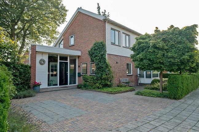 Te koop in Assen: uitgebouwde vrijstaande woning