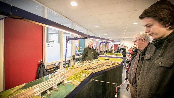 Modelspoorclub Assen viert 25-jarig jubileum met treinenbeurs (Video)