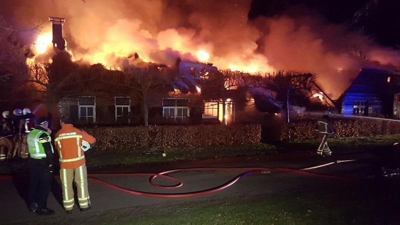 Woonboerderij brandt volledig uit in Westervelde