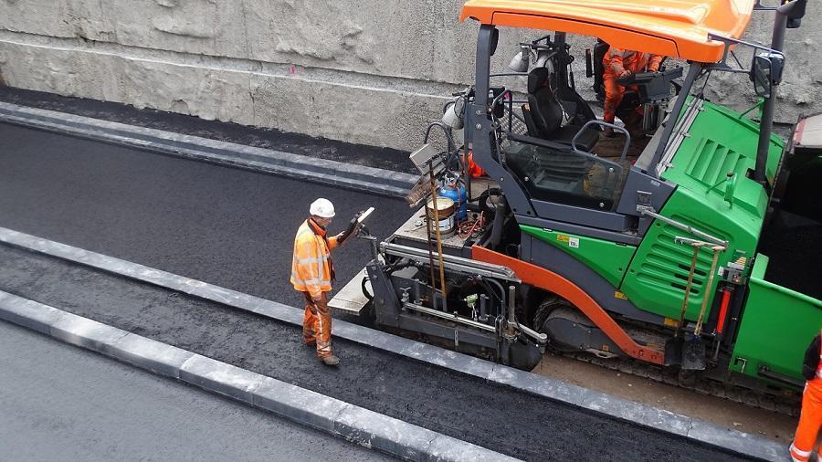 Asfalt in Overcingeltunnel bijna klaar (Video)