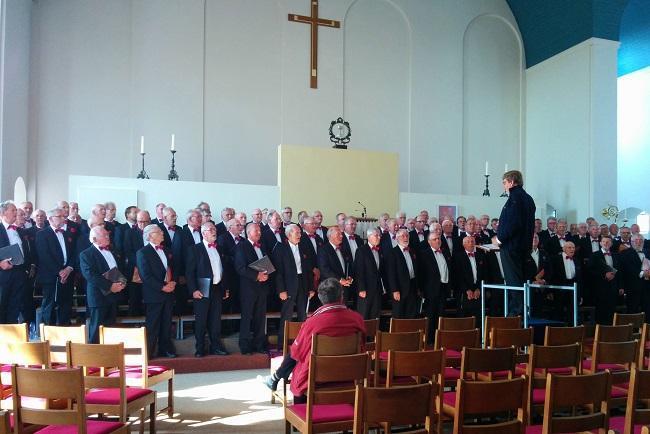 Paaszangdienst in de Jozefkerk in Assen