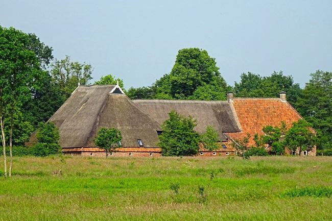 Bustour langs havezaten in Noord-Drenthe   Huizen van stand 