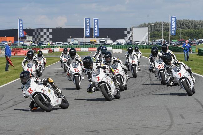 Spectaculaire Junior Moto Races in Assen
