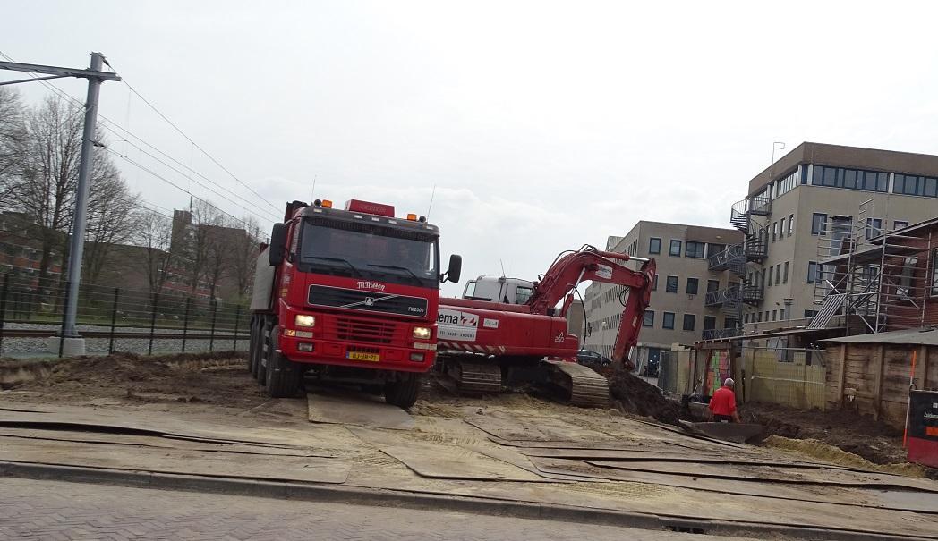 File door graafwerkzaamheden aan Spoorstraat Assen