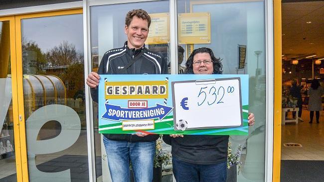 Uitreiking Jumbo Cheque Sparen voor je sportvereniging