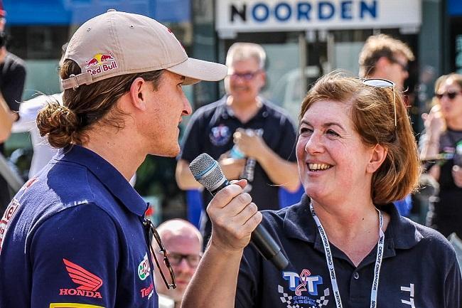 Superbike-coureurs voor de fans op de Brink (Video)