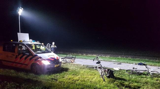 Fietsers gewond bij aanrijding in Veenhuizen (Video)