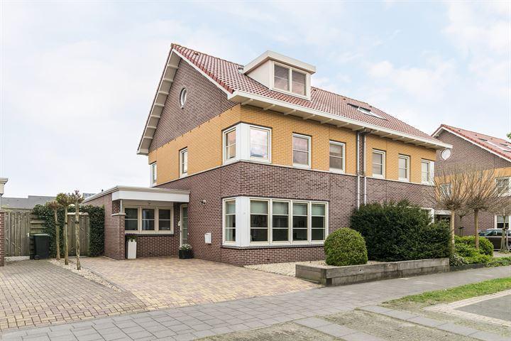 Te koop in Assen: uitgebouwde helft van dubbel woonhuis