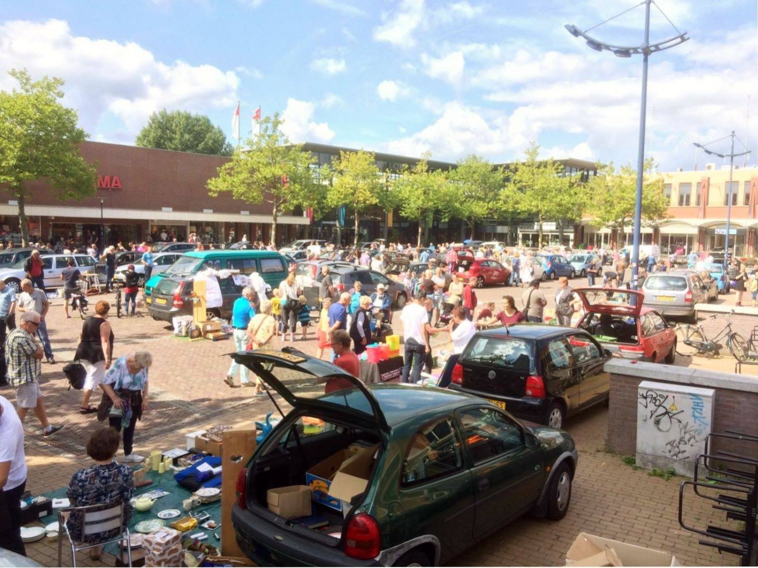 Zondag kofferbak verkoop op Koopmansplein