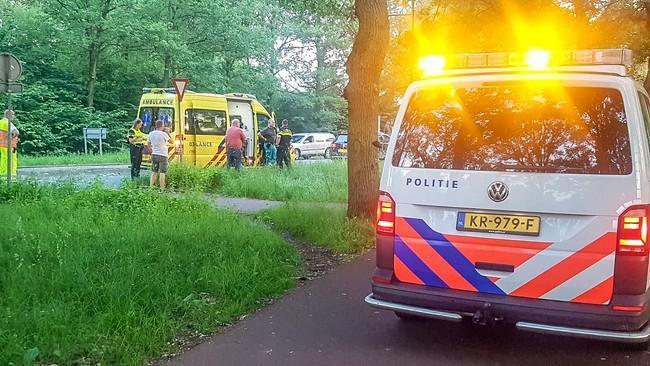 Scooterrijder botst tegen boom in Assen