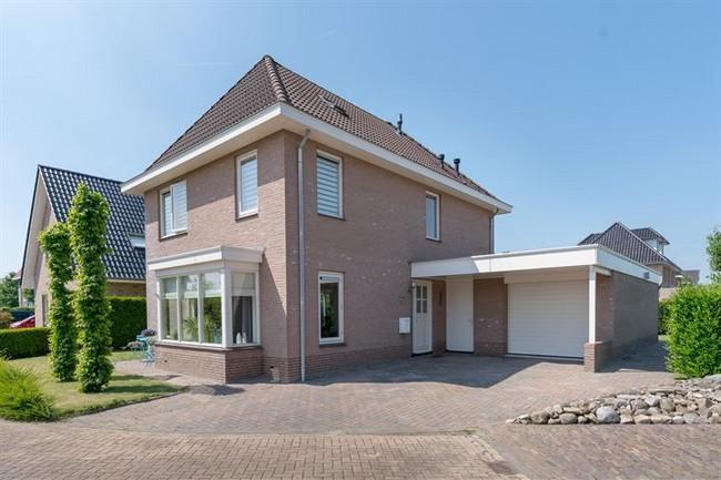 Te koop in Assen: vrijstaande woning met grote garage
