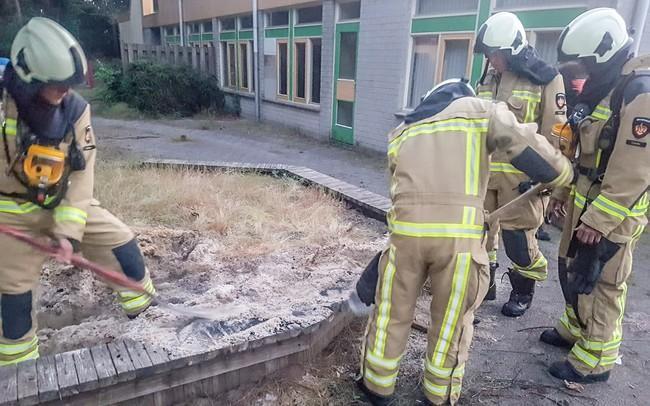 Natuurbrand blijkt smeulende bielzen