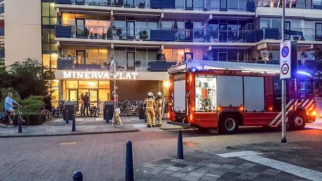 Brand bij trappenhuis in Minervaflat