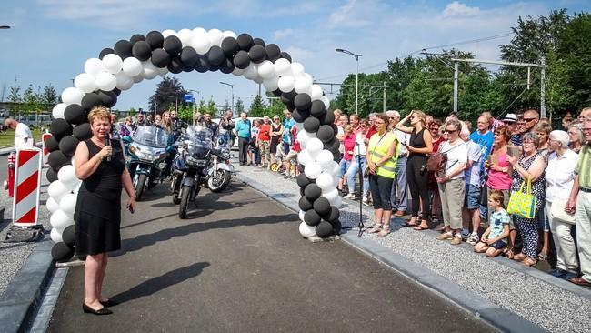 Overcingeltunnel door wethouder Harmke Vlieg geopend (Video)