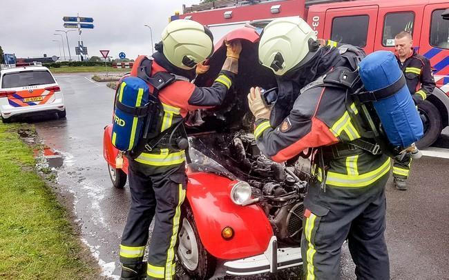 Auto beschadigd door brand in Tynaarlo