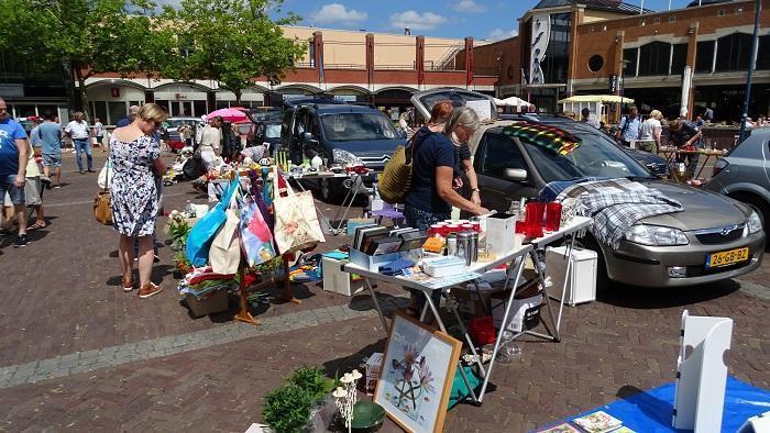 Kofferbakverkoop voor scoutinggroep De Zwervers (Video)