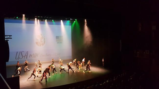 Zomervoorstelling van 1Love Dancecenter in DNK