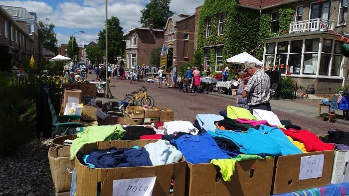 Franse sfeer op rommelmarkt Oranjestraat (Video)