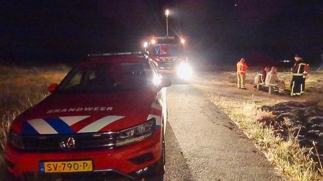 Brandweer blust heidebrand in Hijken