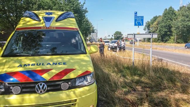 Gewonde bij aanrijding tegen lantaarnpaal (Video)