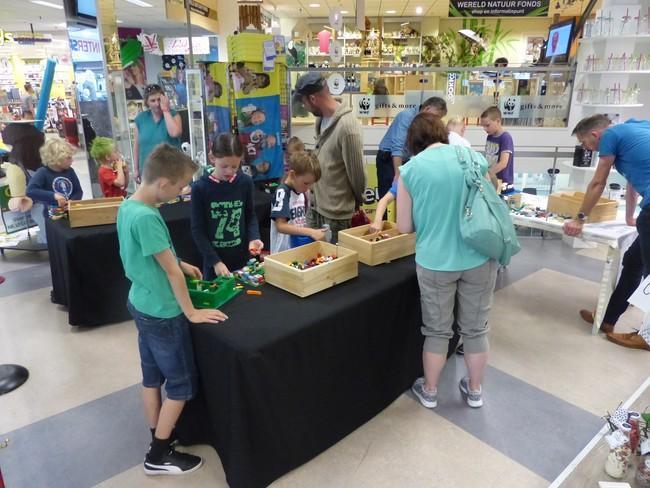 Voorrondes NK Lego bouwen bij Intertoys Vanderveen