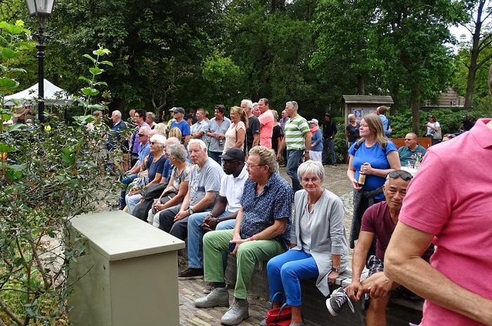 Dansen in tropische sferen in Gouverneurstuin (Video)