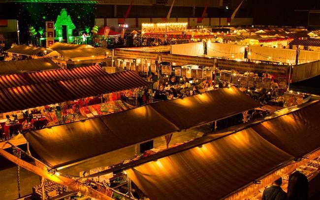 Grote Pasar Malam in de TT Hall in Assen