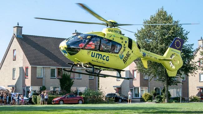Traumahelikopter landt voor inzet in Marsdijk