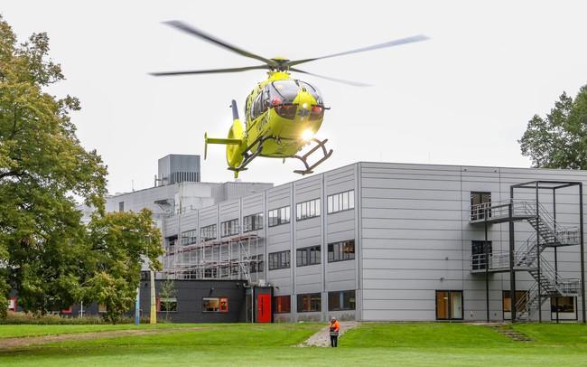 Traumahelikopter ingezet nabij ziekenhuis