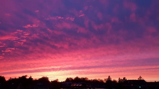 Assen sluit dag af: adembenemende lucht boven de stad