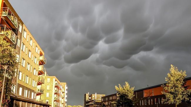 Bijzonder: Mammatuswolken vormen zich boven Assen