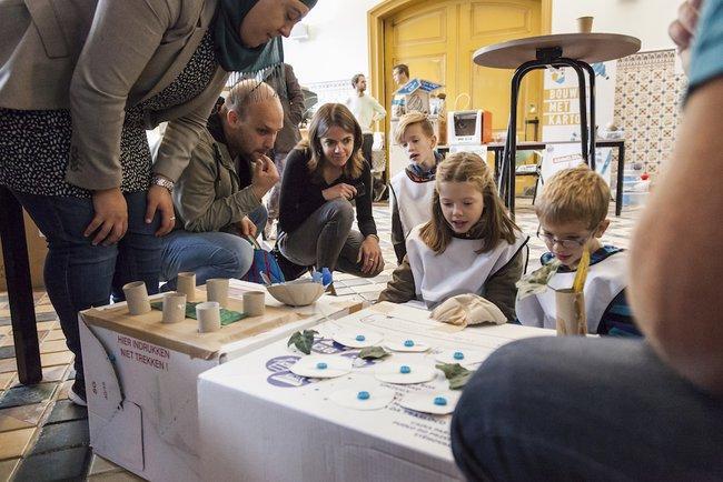 Global Cardboard Challenge: vrij bouwen met karton in Assen