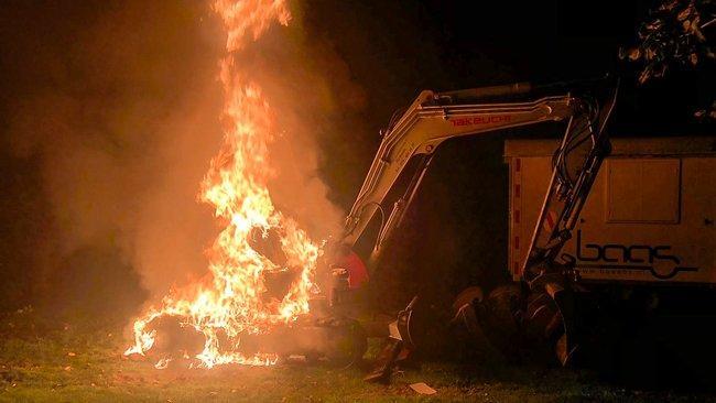 Graafmachine brandt uit in Assen-Oost (video)
