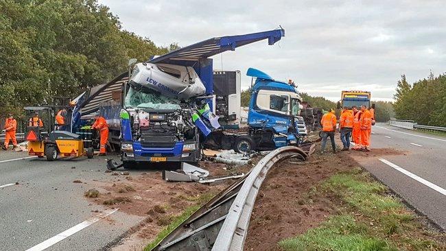 A28 bij Assen nog tot laat in de middag dicht na groot ongeval