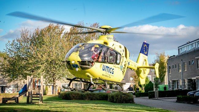 Traumahelikopter voor inzet in Marsdijk geland