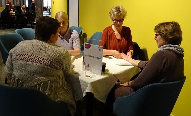 Gezelligheid voorop tijdens Dag van de Mantelzorg Assen (Video)