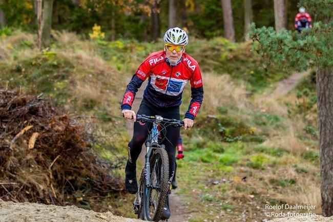 Fotos: Typisch herfstweer tijdens MTB Herfsttocht in Assen