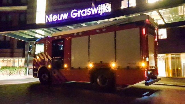 Brandweer controleert zorgcentrum na brandlucht