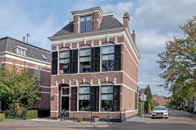 Te koop in Assen: monumentale vrijstaande royale villa